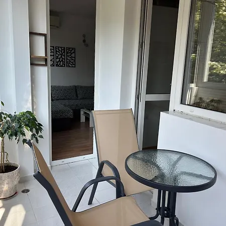 Nana's * ヴァルナ