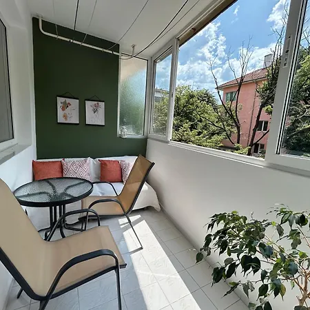 Nana's 公寓 瓦爾納